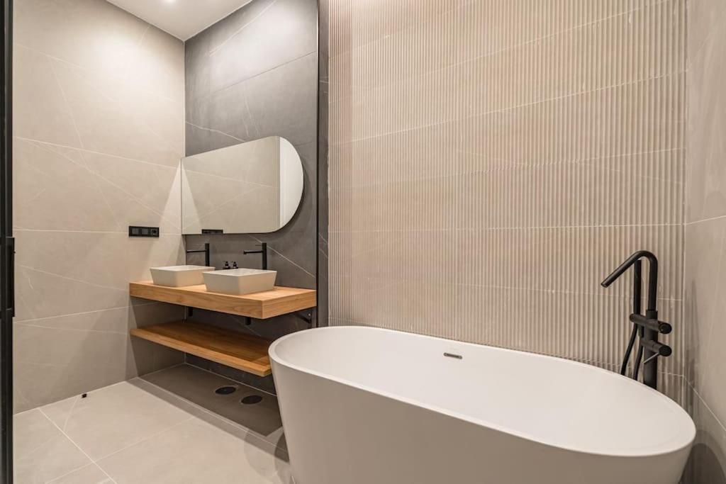 Centro XIII Calle De La Paz 2Br 2Bh Madrid Eksteriør bilde